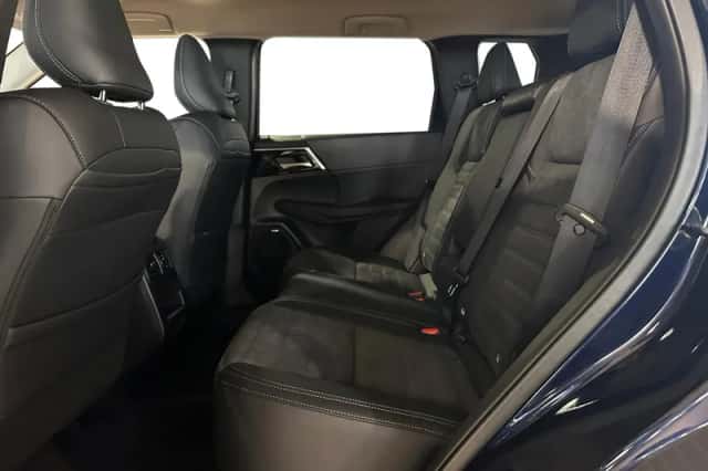 Mitsubishi Outlander (2026) thumbnail 16