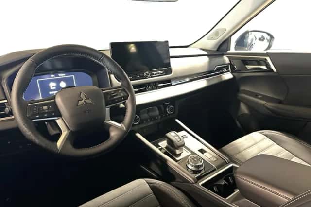 Mitsubishi Outlander (2026) thumbnail 10
