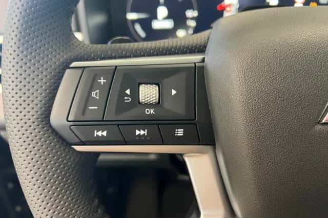 Mitsubishi Outlander (2026) thumbnail 16