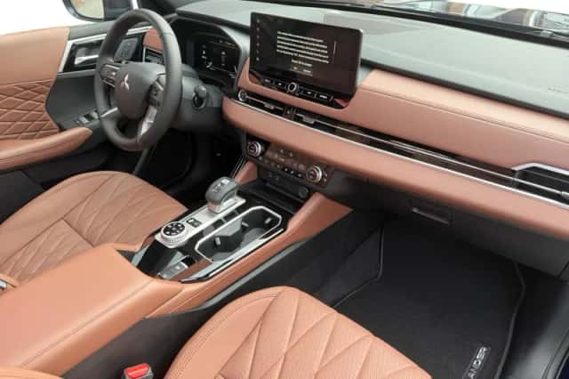 Mitsubishi Outlander (2026) thumbnail 16