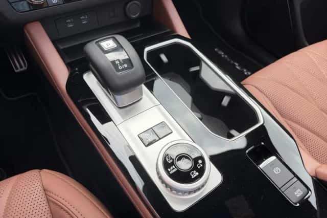 Mitsubishi Outlander (2026) thumbnail 18