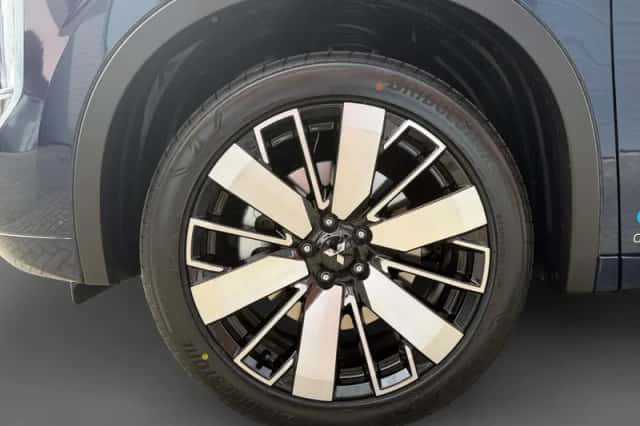Mitsubishi Outlander (2026) thumbnail 4