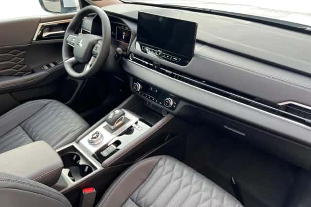 Mitsubishi Outlander (2026) thumbnail 13