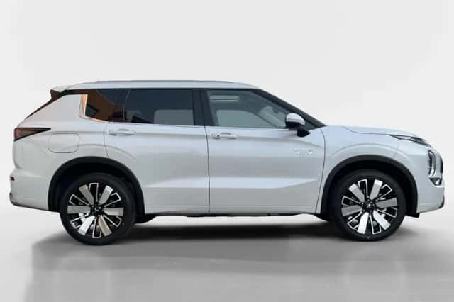 Mitsubishi Outlander (2026) thumbnail 3