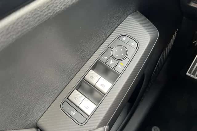 Mitsubishi Outlander (2026) thumbnail 32