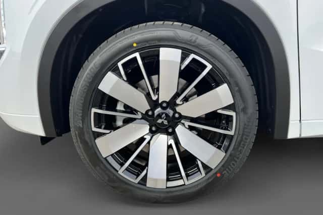 Mitsubishi Outlander (2026) thumbnail 6