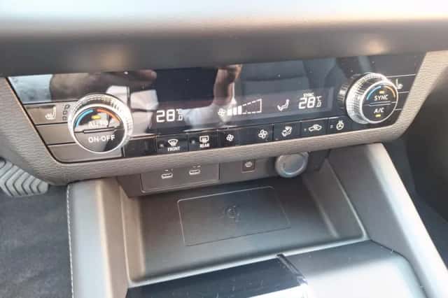 Mitsubishi Outlander (2026) thumbnail 17