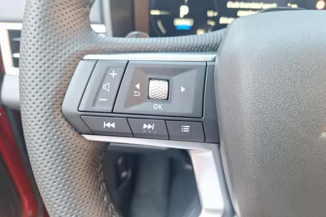 Mitsubishi Outlander (2026) thumbnail 25