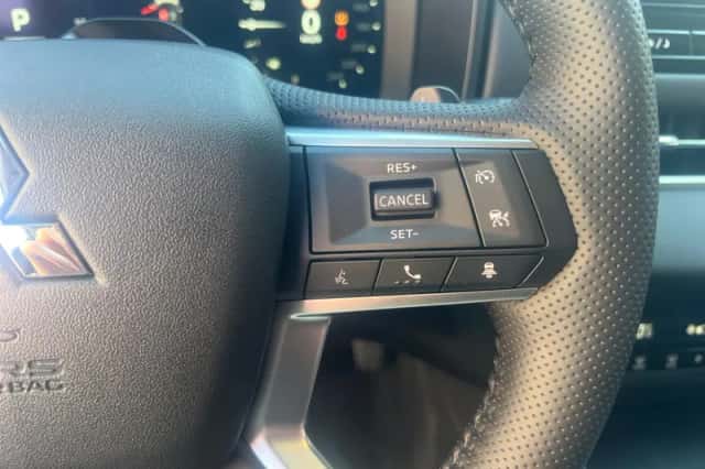 Mitsubishi Outlander (2026) thumbnail 25
