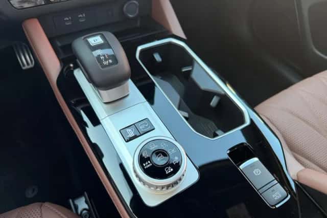 Mitsubishi Outlander (2026) thumbnail 17