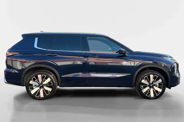 Mitsubishi Outlander (2026) thumbnail 3