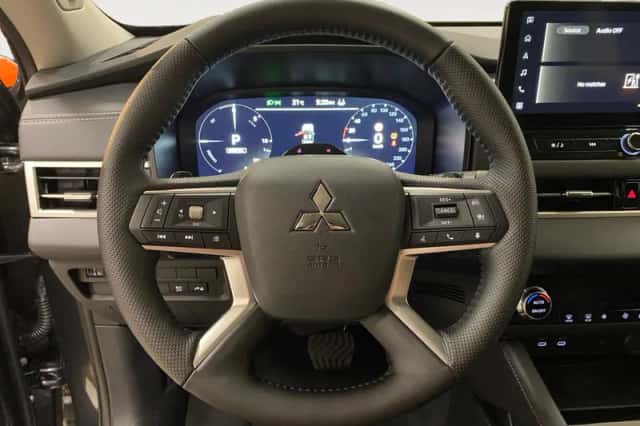 Mitsubishi Outlander (2026) thumbnail 12