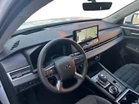 Mitsubishi Outlander (2026) thumbnail 12