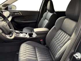 Mitsubishi Outlander (2025) thumbnail 12