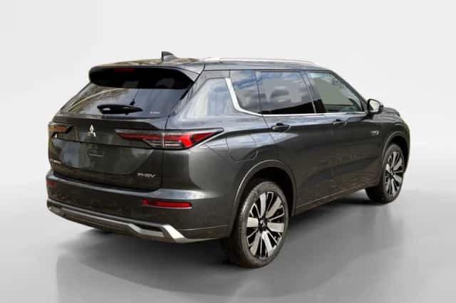 Mitsubishi Outlander (2025) thumbnail 3