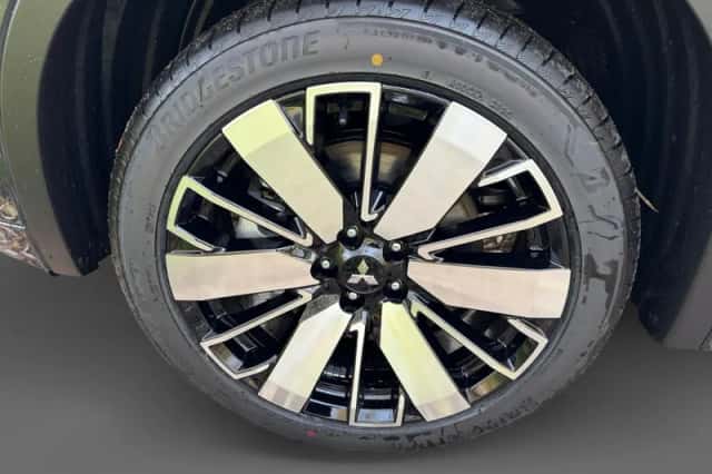 Mitsubishi Outlander (2025) thumbnail 9