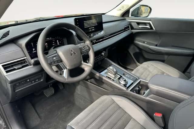Mitsubishi Outlander (2026) thumbnail 11