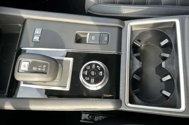 Mitsubishi Outlander (2026) thumbnail 23