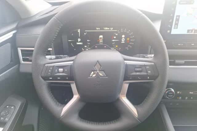 Mitsubishi Outlander (2026) thumbnail 13