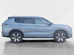 Mitsubishi Outlander (2026) thumbnail 3