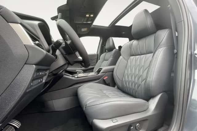 Mitsubishi Outlander (2026) thumbnail 11