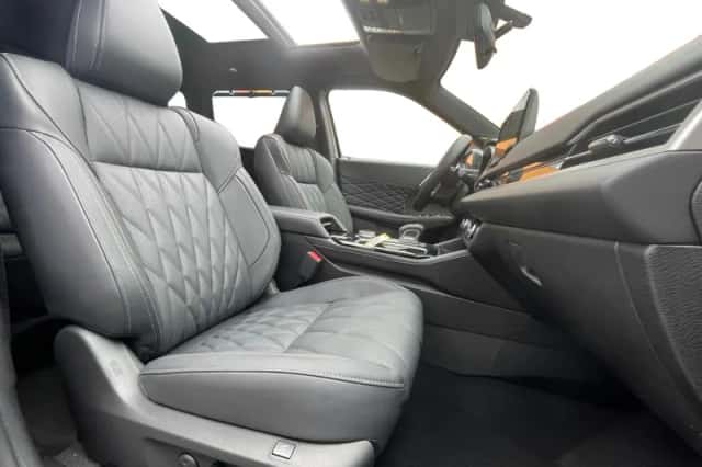 Mitsubishi Outlander (2026) thumbnail 12