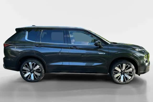 Mitsubishi Outlander (2026) thumbnail 3