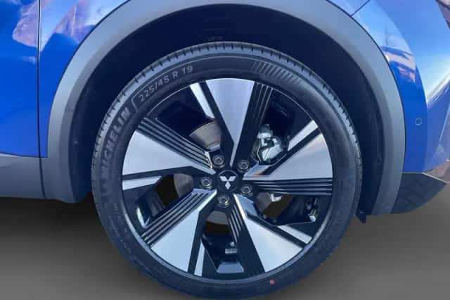Mitsubishi Grandis (2026) thumbnail 4