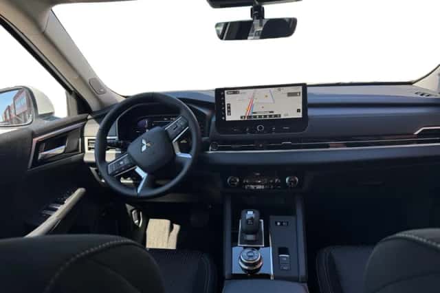 Mitsubishi Outlander (2026) thumbnail 17