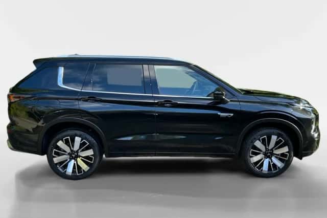 Mitsubishi Outlander (2026) thumbnail 4