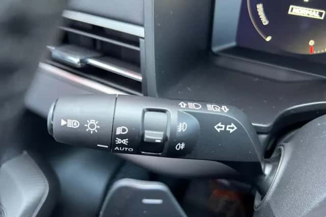 Mitsubishi Outlander (2026) thumbnail 25