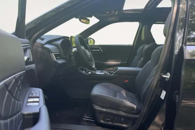 Mitsubishi Outlander (2026) thumbnail 17