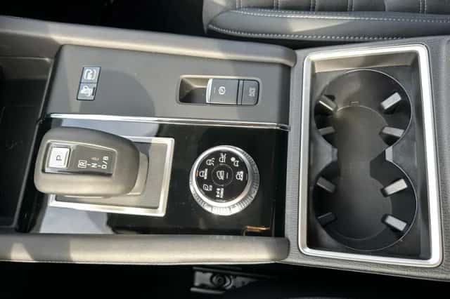 Mitsubishi Outlander (2026) thumbnail 24