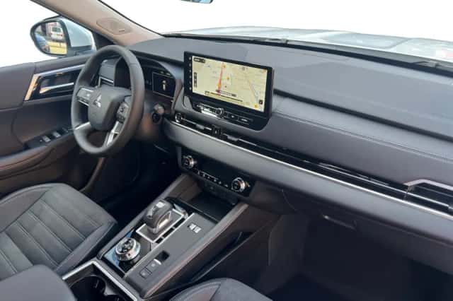 Mitsubishi Outlander (2026) thumbnail 13