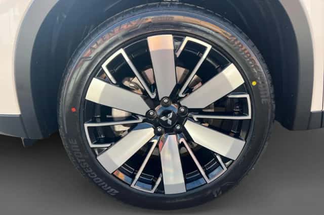 Mitsubishi Outlander (2026) thumbnail 9