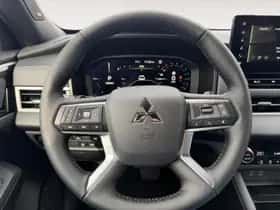 Mitsubishi Outlander (2026) thumbnail 17