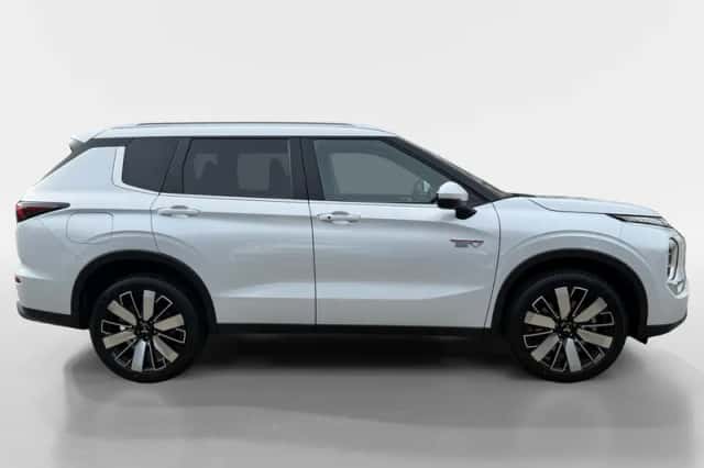 Mitsubishi Outlander (2026) thumbnail 4