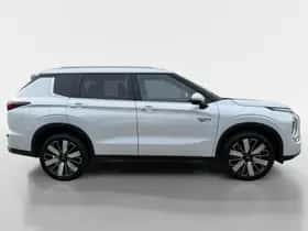 Mitsubishi Outlander (2026) thumbnail 4