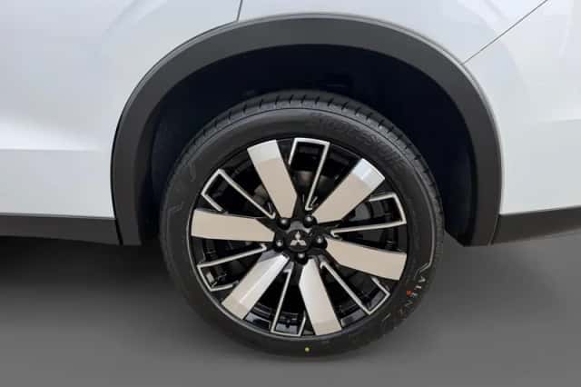 Mitsubishi Outlander (2026) thumbnail 8