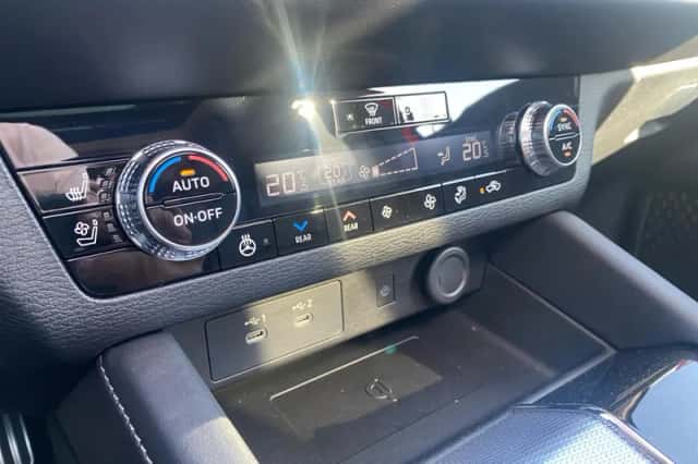 Mitsubishi Outlander (2026) thumbnail 21