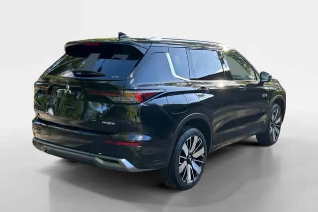 Mitsubishi Outlander (2026) thumbnail 5