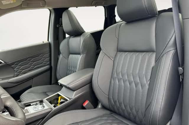 Mitsubishi Outlander (2026) thumbnail 16