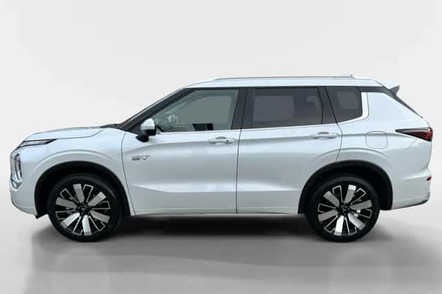 Mitsubishi Outlander (2026) thumbnail 4