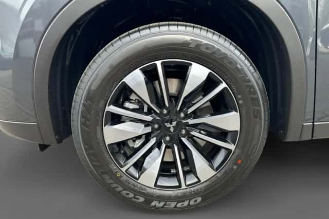 Mitsubishi Outlander (2026) thumbnail 11