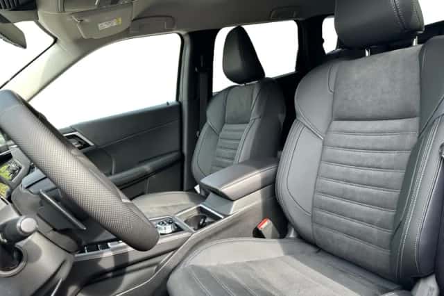 Mitsubishi Outlander (2026) thumbnail 15