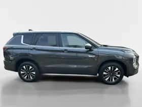 Mitsubishi Outlander (2026) thumbnail 5