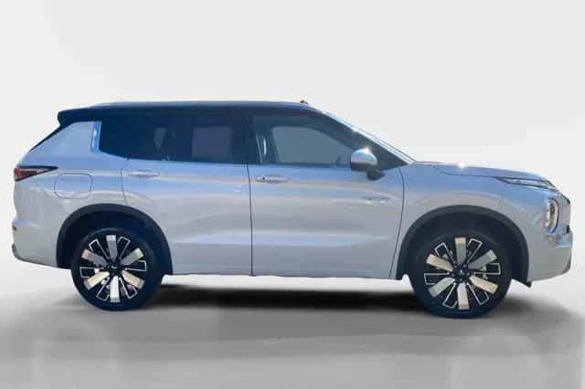 Mitsubishi Outlander (2026) thumbnail 4