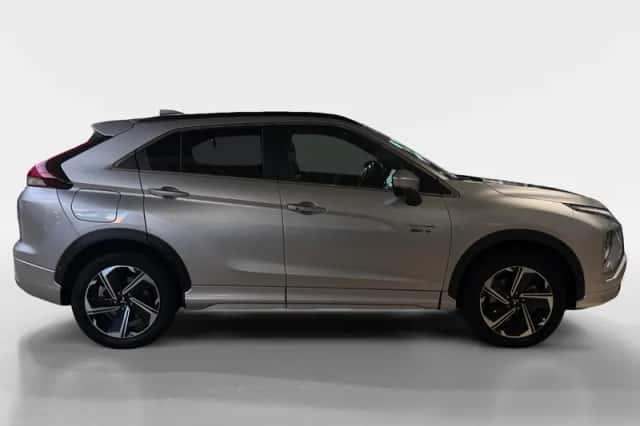 Mitsubishi Eclipse Cross (2022) thumbnail 3