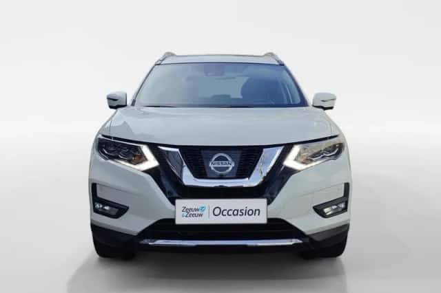 Nissan X-Trail (2018) thumbnail 2
