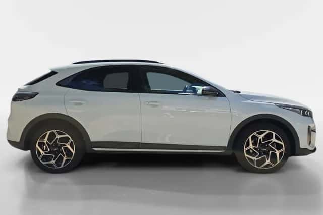 Kia XCeed (2024) thumbnail 4